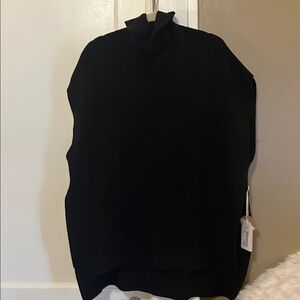 NWT Kerisma Women’s Kanga Poncho  in Black Angora Blend Size M/L